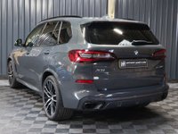 USED 2021 21 BMW X5 3.0 40d MHT M Sport SUV 5dr Diesel Hybrid Auto xDrive Euro 6 (s/s) (340 ps) HUGE SPEC, M SPORT PRO PACKAGE - COMFORT PACKAGE - TECHNOLOGY PACKAGE - VISIBILITY PACK - SKY LOUNGE PANORAMIC ROOF SYSTEM - DRAVIT GREY - CREAM INTERIOR - HEATED CUP HOLDERS - CAR PLAY - 12 MONTH WARRANTY - FULL SERVICE HISTORY