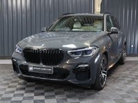 USED 2021 21 BMW X5 3.0 40d MHT M Sport SUV 5dr Diesel Hybrid Auto xDrive Euro 6 (s/s) (340 ps) HUGE SPEC, M SPORT PRO PACKAGE - COMFORT PACKAGE - TECHNOLOGY PACKAGE - VISIBILITY PACK - SKY LOUNGE PANORAMIC ROOF SYSTEM - DRAVIT GREY - CREAM INTERIOR - HEATED CUP HOLDERS - CAR PLAY - 12 MONTH WARRANTY - FULL SERVICE HISTORY