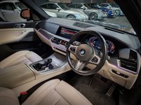 USED 2021 21 BMW X5 3.0 40d MHT M Sport SUV 5dr Diesel Hybrid Auto xDrive Euro 6 (s/s) (340 ps) HUGE SPEC, M SPORT PRO PACKAGE - COMFORT PACKAGE - TECHNOLOGY PACKAGE - VISIBILITY PACK - SKY LOUNGE PANORAMIC ROOF SYSTEM - DRAVIT GREY - CREAM INTERIOR - HEATED CUP HOLDERS - CAR PLAY - 12 MONTH WARRANTY - FULL SERVICE HISTORY