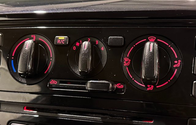 View our VOLKSWAGEN UP!