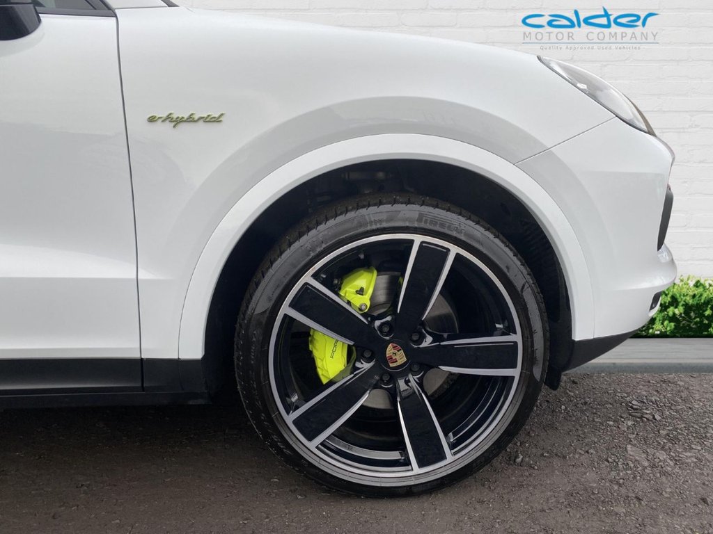 USED 2023 23 PORSCHE CAYENNE 3.0 V6 E-Hybrid 17.9kWh Platinum Edition Coupe 5dr Petrol Plug-in Hybrid TiptronicS 4WD Euro 6 (s/s) (3.6kW Charger) (462 ps) 1 OWNER+HUD+PANROOF+22"AW+HUGE SPEC