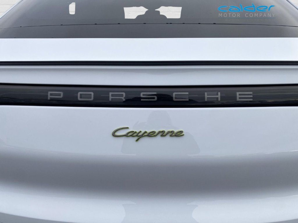 USED 2023 23 PORSCHE CAYENNE 3.0 V6 E-Hybrid 17.9kWh Platinum Edition Coupe 5dr Petrol Plug-in Hybrid TiptronicS 4WD Euro 6 (s/s) (3.6kW Charger) (462 ps) 1 OWNER+HUD+PANROOF+22"AW+HUGE SPEC