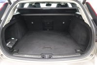 USED 2018 68 VOLVO V60 2.0 D3 Momentum Pro Estate 5dr Diesel Manual Euro 6 (s/s) (150 ps) FANTASTIC SPEC WITH 5 MAIN DEALER SERVICE STAMPS