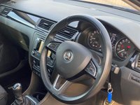 USED 2014 64 SKODA RAPID SPACEBACK 1.6 TDI SE Sport Hatchback 5dr Diesel Manual Euro 5 (105 ps) * SATNAV *    PANROOF