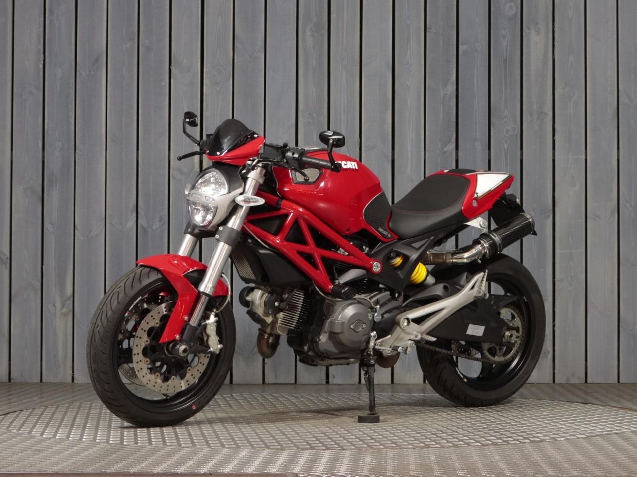 2009 Ducati 2010 Ducati Monster 696 Top Speed 2009 Ducati Monster