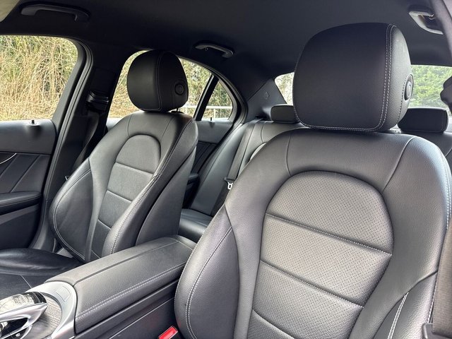 2017 MERCEDES-BENZ C-CLASS 2.1 C250d AMG Line Saloon 4dr Diesel G-Tronic+ Euro 6 (s/s) (204 ps) - Photo 11