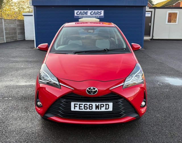 2018 TOYOTA YARIS - Photo 2