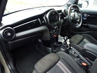 USED 2018 18 MINI HATCH 2.0 Cooper S Hatchback 5dr Petrol Manual Euro 6 (s/s) (192 ps) www.suffolkcarcentre.co.uk - Located a Reydon
