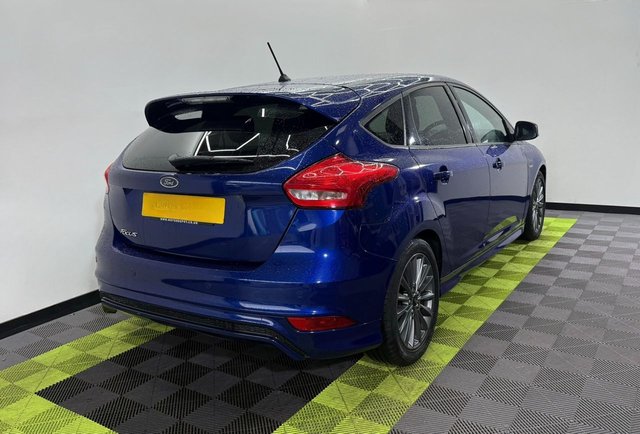 2018 FORD FOCUS - Photo 2