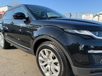 USED 2017 67 LAND ROVER RANGE ROVER EVOQUE 2.0 TD4 SE Tech SUV 5dr Diesel Auto 4WD Euro 6 (s/s) (180 ps) ANOTHER STUNNING ADDITION TO OUR EXTENSIVE EVOQUE SELECTION FINISHED IN SANTORINI BLACK METALLIC PAINT+ONLY 2 FORMER KEEPERS+SERVICE HISTORY+DIESEL+AUTOMATIC+ULEZ COMPLIANT+PRIVACY GLASS+FULL LEATHER INTERIOR+FULL PANORAMIC GLASS ROOF WITH POWER BLIND+SATELLITE NAVIGATION+PARK ASSIST+CLIMATE CONTROL+18 INCH ALLOY WHEELS+1 FULL YEARS MOT PRIOR TO COLLECTION+COST NEW &pound;40725 MAKING THIS USED VEHICLE GREAT VALUE AT OUR LOW PRICE+CALL TODAY TO ARRANGE A VIEWING!!!!!!!!!!!!!!!!!!!!!!!!!!!!!!!!!!!!!!!!