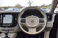 USED 2019 19 VOLVO XC60 2.0 T5 Momentum SUV 5dr Petrol Auto AWD Euro 6 (s/s) (250 ps) PAN ROOF / 360 / INTELLISAFE