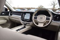 USED 2019 19 VOLVO XC60 2.0 T5 Momentum SUV 5dr Petrol Auto AWD Euro 6 (s/s) (250 ps) PAN ROOF / 360 / INTELLISAFE