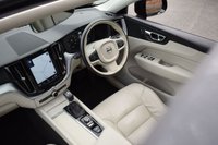 USED 2019 19 VOLVO XC60 2.0 T5 Momentum SUV 5dr Petrol Auto AWD Euro 6 (s/s) (250 ps) PAN ROOF / 360 / INTELLISAFE