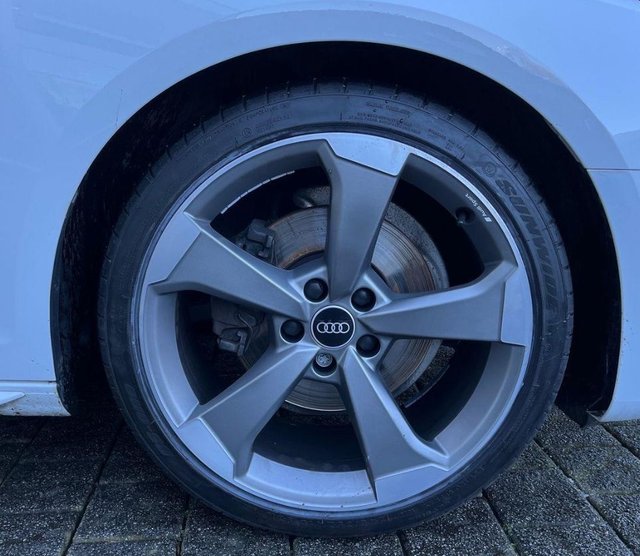 2020 AUDI A4 - Photo 3