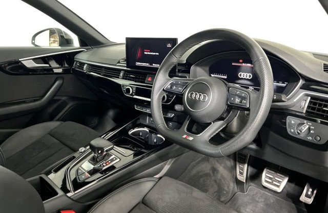 2020 AUDI A4 - Photo 6