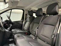 USED 2020 20 RENAULT TRAFIC 2.0 dCi ENERGY 30 Sport Nav Minibus Double Cab 5dr Diesel Manual LWB Euro 6 (s/s) (9 Seat) (145 ps) 