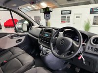 USED 2018 67 RENAULT TRAFIC 1.6 dCi ENERGY 27 Business Minibus Double Cab 5dr Diesel Manual SWB Euro 6 (s/s) (9 Seat) (95 ps) 