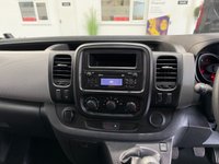 USED 2018 67 RENAULT TRAFIC 1.6 dCi ENERGY 27 Business Minibus Double Cab 5dr Diesel Manual SWB Euro 6 (s/s) (9 Seat) (95 ps) 