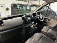 USED 2018 67 RENAULT TRAFIC 1.6 dCi ENERGY 27 Business Minibus Double Cab 5dr Diesel Manual SWB Euro 6 (s/s) (9 Seat) (95 ps) 