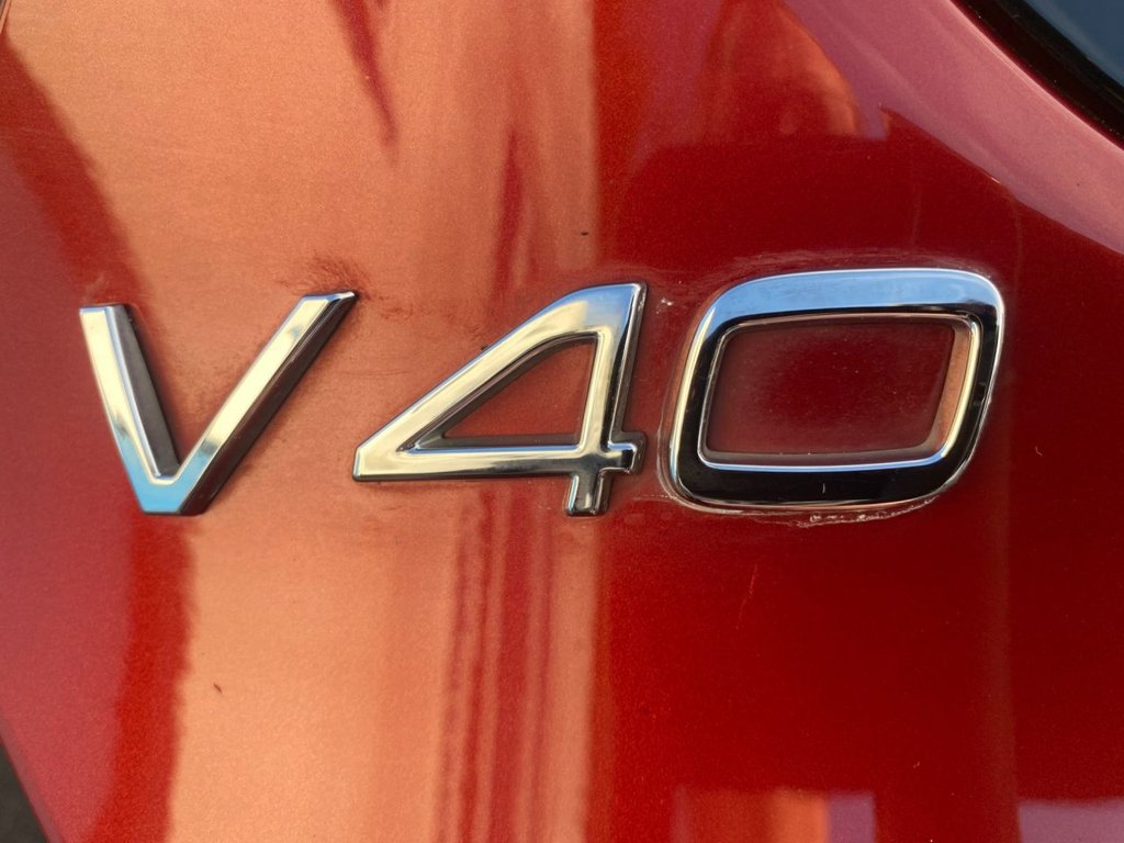 USED 2014 63 VOLVO V40 CROSS COUNTRY 2.0 D3 SE Hatchback 5dr Diesel Manual Euro 5 (s/s) (150 ps) WINTER PK DAB REAR PARK ASSIST