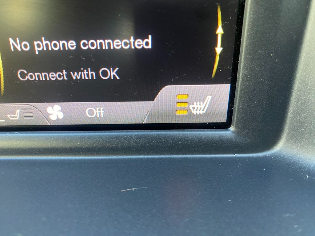 USED 2014 63 VOLVO V40 CROSS COUNTRY 2.0 D3 SE Hatchback 5dr Diesel Manual Euro 5 (s/s) (150 ps) WINTER PK DAB REAR PARK ASSIST