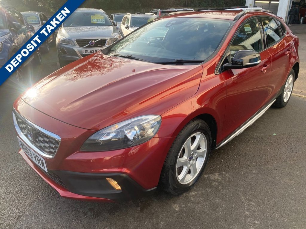 USED 2014 63 VOLVO V40 CROSS COUNTRY 2.0 D3 SE Hatchback 5dr Diesel Manual Euro 5 (s/s) (150 ps) WINTER PK DAB REAR PARK ASSIST