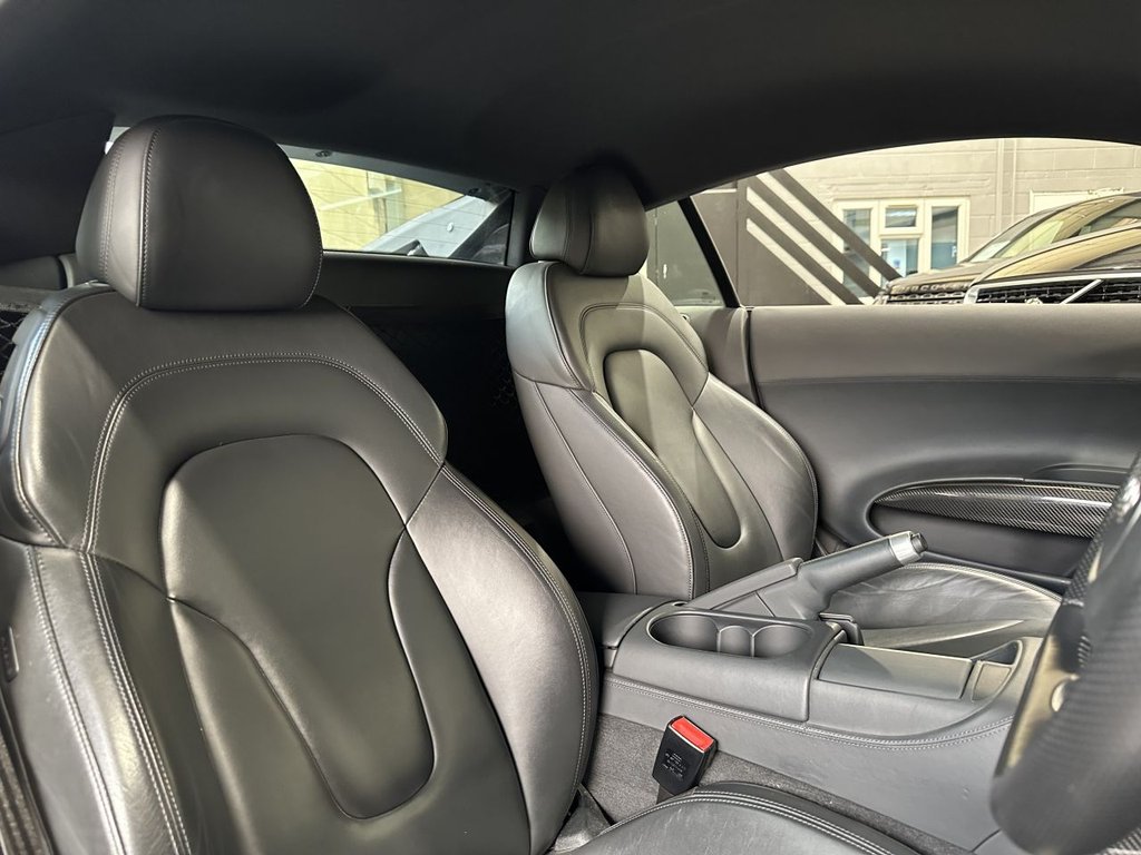 USED 2015 V AUDI R8 5.2 FSI V10 Plus Coupe 2dr Petrol S Tronic quattro Euro 5 (550 ps) FULL AUDI HISTORY|CARBON TRIM