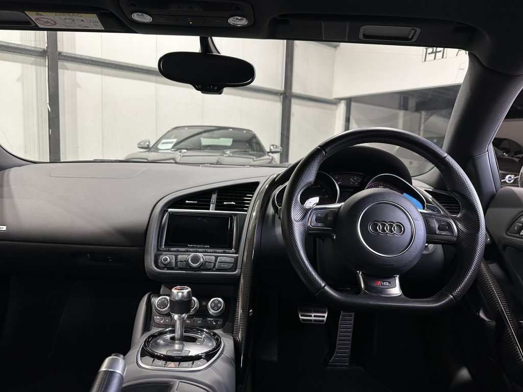 USED 2015 V AUDI R8 5.2 FSI V10 Plus Coupe 2dr Petrol S Tronic quattro Euro 5 (550 ps) FULL AUDI HISTORY|CARBON TRIM