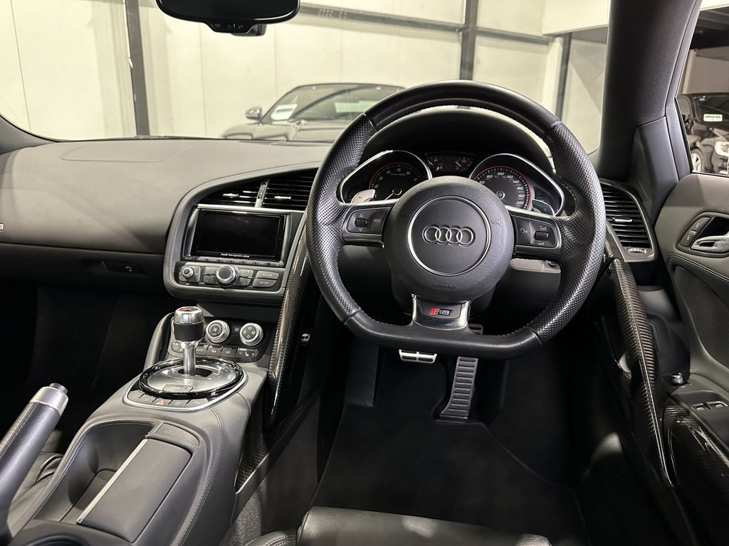 USED 2015 V AUDI R8 5.2 FSI V10 Plus Coupe 2dr Petrol S Tronic quattro Euro 5 (550 ps) FULL AUDI HISTORY|CARBON TRIM