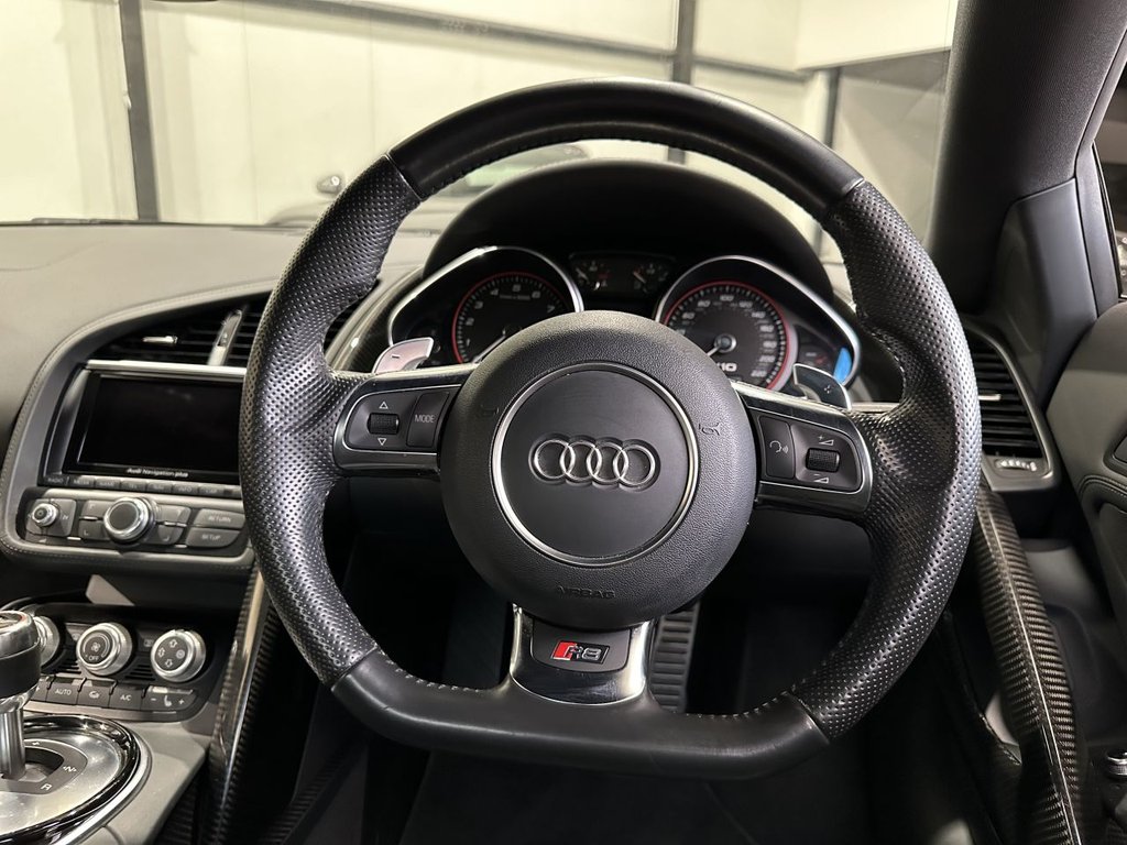 USED 2015 V AUDI R8 5.2 FSI V10 Plus Coupe 2dr Petrol S Tronic quattro Euro 5 (550 ps) FULL AUDI HISTORY|CARBON TRIM