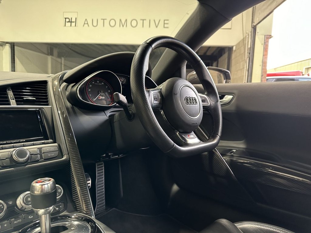 USED 2015 V AUDI R8 5.2 FSI V10 Plus Coupe 2dr Petrol S Tronic quattro Euro 5 (550 ps) FULL AUDI HISTORY|CARBON TRIM