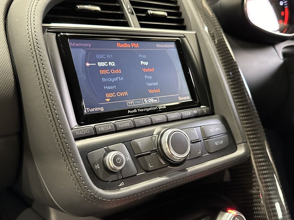 USED 2015 V AUDI R8 5.2 FSI V10 Plus Coupe 2dr Petrol S Tronic quattro Euro 5 (550 ps) FULL AUDI HISTORY|CARBON TRIM