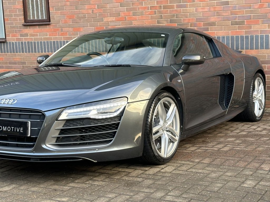 USED 2015 V AUDI R8 5.2 FSI V10 Plus Coupe 2dr Petrol S Tronic quattro Euro 5 (550 ps) FULL AUDI HISTORY|CARBON TRIM