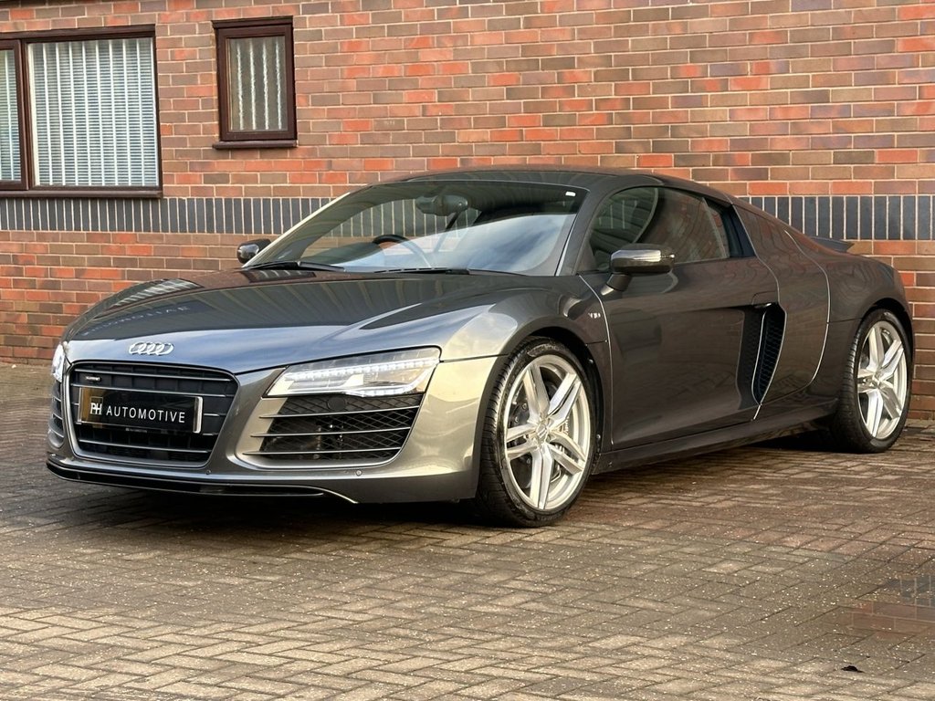 USED 2015 V AUDI R8 5.2 FSI V10 Plus Coupe 2dr Petrol S Tronic quattro Euro 5 (550 ps) FULL AUDI HISTORY|CARBON TRIM