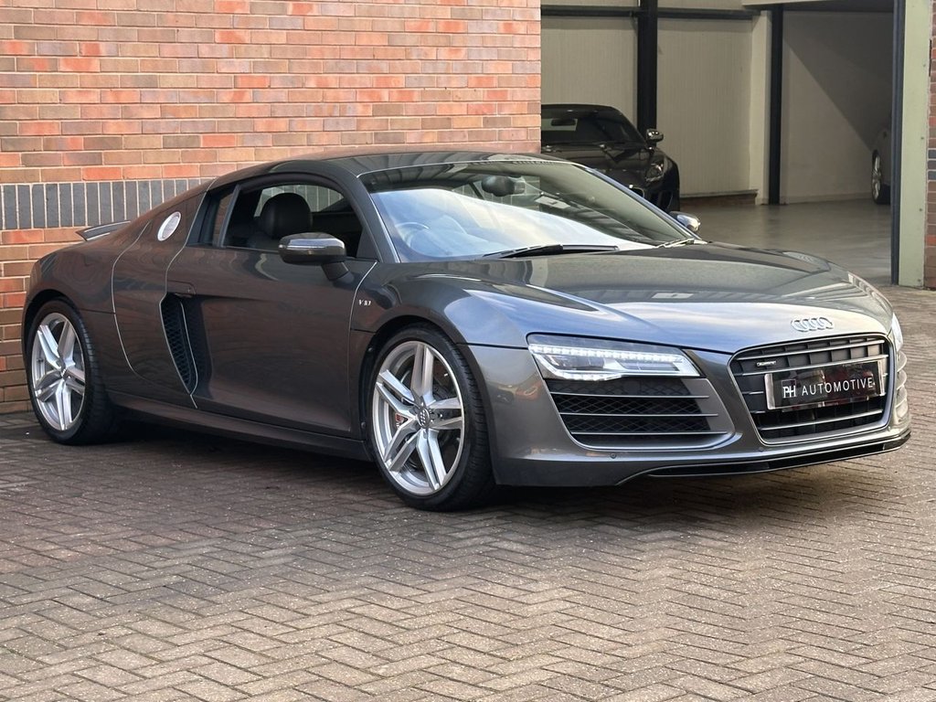 USED 2015 V AUDI R8 5.2 FSI V10 Plus Coupe 2dr Petrol S Tronic quattro Euro 5 (550 ps) FULL AUDI HISTORY|CARBON TRIM