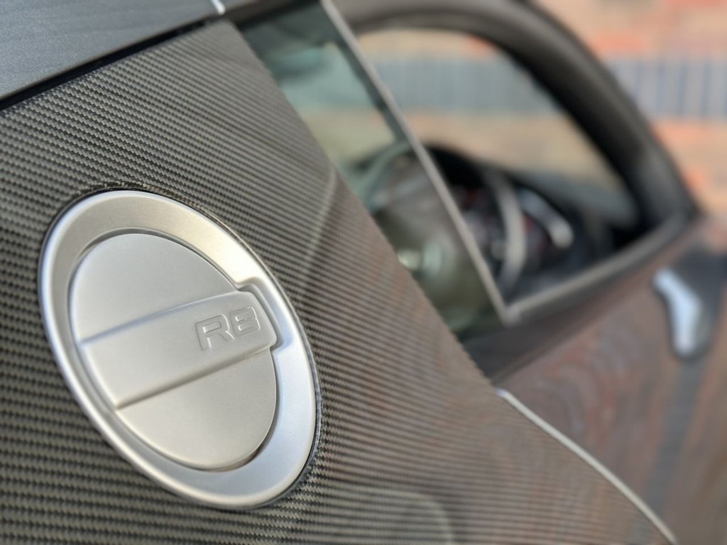 USED 2015 V AUDI R8 5.2 FSI V10 Plus Coupe 2dr Petrol S Tronic quattro Euro 5 (550 ps) FULL AUDI HISTORY|CARBON TRIM