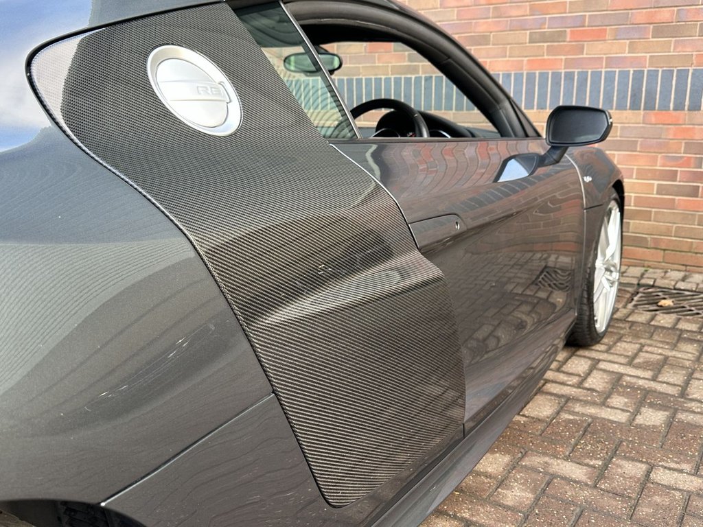 USED 2015 V AUDI R8 5.2 FSI V10 Plus Coupe 2dr Petrol S Tronic quattro Euro 5 (550 ps) FULL AUDI HISTORY|CARBON TRIM