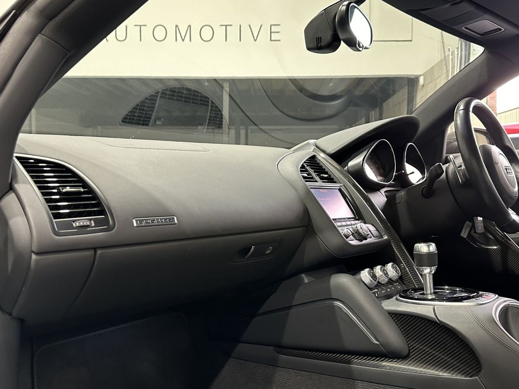 USED 2015 V AUDI R8 5.2 FSI V10 Plus Coupe 2dr Petrol S Tronic quattro Euro 5 (550 ps) FULL AUDI HISTORY|CARBON TRIM