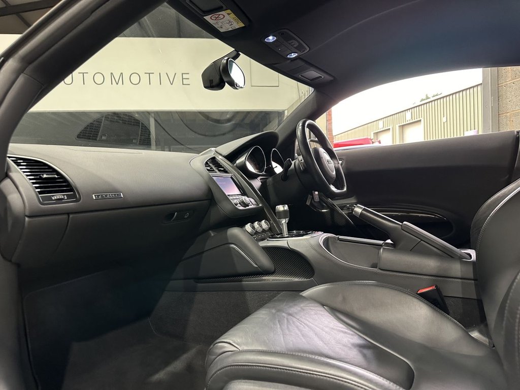 USED 2015 V AUDI R8 5.2 FSI V10 Plus Coupe 2dr Petrol S Tronic quattro Euro 5 (550 ps) FULL AUDI HISTORY|CARBON TRIM