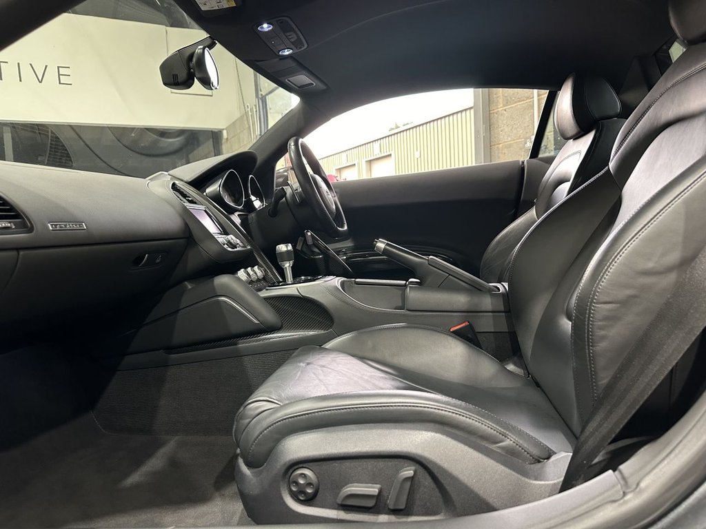 USED 2015 V AUDI R8 5.2 FSI V10 Plus Coupe 2dr Petrol S Tronic quattro Euro 5 (550 ps) FULL AUDI HISTORY|CARBON TRIM