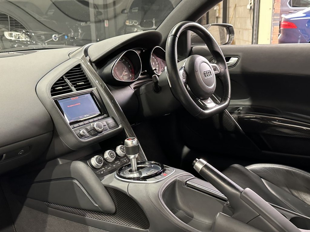 USED 2015 V AUDI R8 5.2 FSI V10 Plus Coupe 2dr Petrol S Tronic quattro Euro 5 (550 ps) FULL AUDI HISTORY|CARBON TRIM
