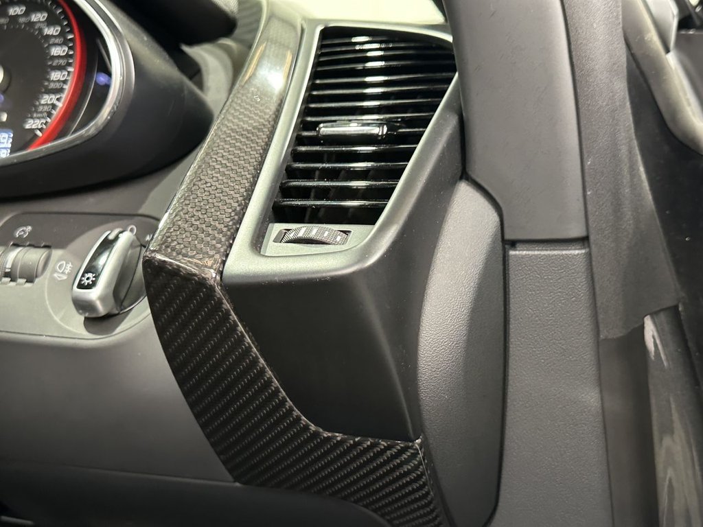 USED 2015 V AUDI R8 5.2 FSI V10 Plus Coupe 2dr Petrol S Tronic quattro Euro 5 (550 ps) FULL AUDI HISTORY|CARBON TRIM