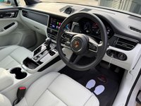USED 2022 72 PORSCHE MACAN 2.0T SUV 5dr Petrol PDK 4WD Euro 6 (s/s) (265 ps) 