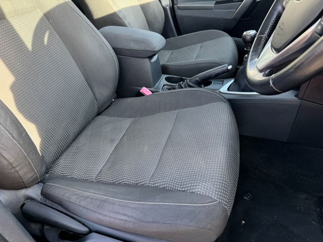 2013 Toyota Auris 1.6L Icon 5dr - Photo 11