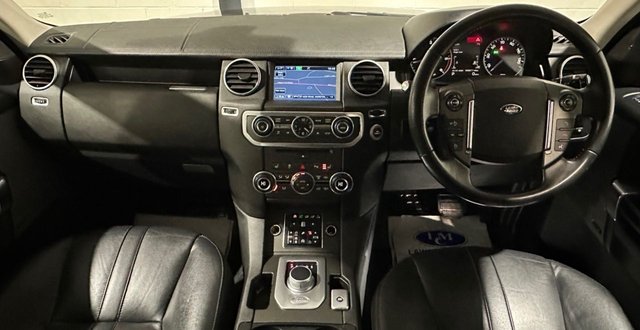 View our LAND ROVER DISCOVERY 4