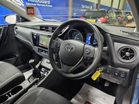 USED 2017 67 TOYOTA AURIS 1.2 VVT-i Business Edition Hatchback 5dr Petrol Manual Euro 6 (s/s) (Safety Sense) (116 ps) Reverse Camera, Cruise Control, Satellite Navigation