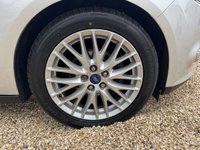 USED 2014 14 FORD FOCUS 1.6 TDCi Zetec Navigator Hatchback 5dr Diesel Manual Euro 5 (s/s) (115 ps) IN LOVELY CONDITION THROUGHOUT