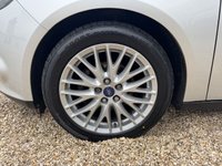 USED 2014 14 FORD FOCUS 1.6 TDCi Zetec Navigator Hatchback 5dr Diesel Manual Euro 5 (s/s) (115 ps) IN LOVELY CONDITION THROUGHOUT