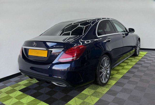 2015 Mercedes-Benz C-CLASS - Photo 2