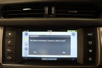USED 2015 65 JAGUAR XF 2.0d Prestige Saloon 4dr Diesel Auto Euro 6 (s/s) (180 ps) FANTASTIC VALUE WITH FEATURES SUCH AS HEATED SEATS & STEERING WHEEL